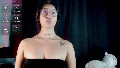 Evah Lee online show from 10.25.25