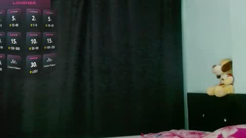 Evah Lee online show from 12.18.25