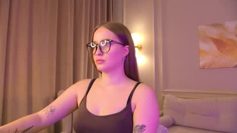 evahariss1 online show from 10.06.25