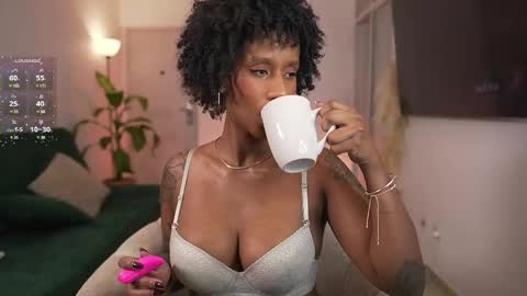 Snapshot of evajacksss_ chatting on 03.11.25 evajacksss_ online show from 03.11.25