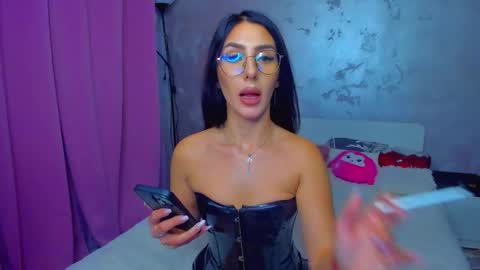 Snapshot of evalaane chatting on 11.02.25 Eva online show from 11.02.25