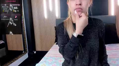 Snapshot of evaloviaa_ chatting on 02.18.26 Eva online show from 02.18.26