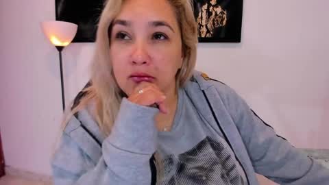  Eva  online show from 01.06.25