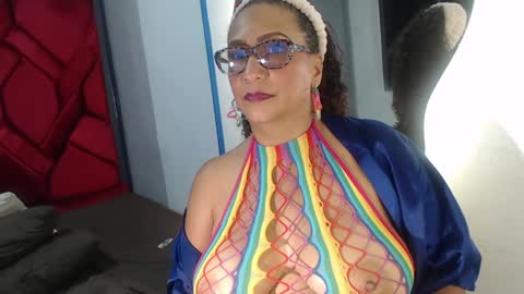 Snapshot of evamills1 chatting on 01.29.25 Eva Mills online show from 01.29.25