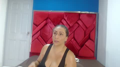 Snapshot of evamills1 chatting on 02.01.25 Eva Mills online show from 02.01.25