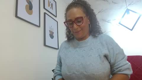 Snapshot of evamills1 chatting on 10.06.25 Eva Mills online show from 10.06.25