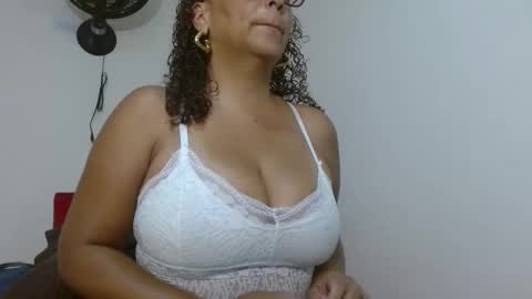 Eva Mills online show from 01.05.26