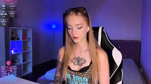 Snapshot of evamourr chatting on 07.04.26 Eva online show from 07.04.26
