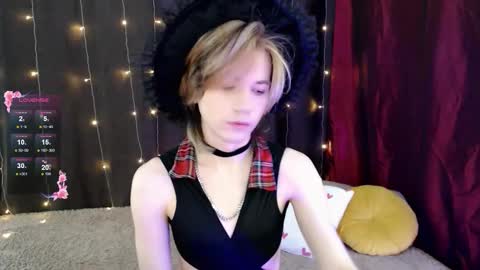 evan_reinhart online show from 10.30.25