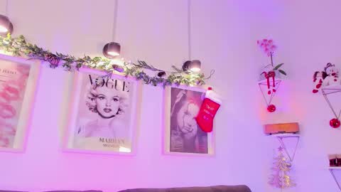 Snapshot of evan_voss chatting on 12.15.25 Evan voss help me get 200 likesindependent model online show from 12.15.25