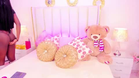 evangelin_ts online show from 11.21.25