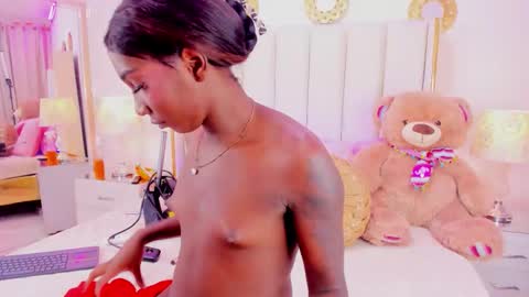 evangelin_ts online show from 12.19.25