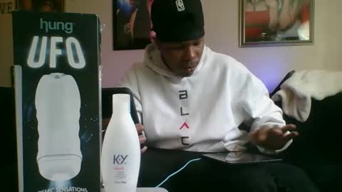 evanschris2048 online show from 02.28.25