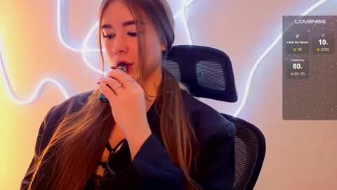 Snapshot of evapuff chatting on 11.14.25 evapuff online show from 11.14.25