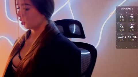 Snapshot of evapuff chatting on 11.22.25 evapuff online show from 11.22.25