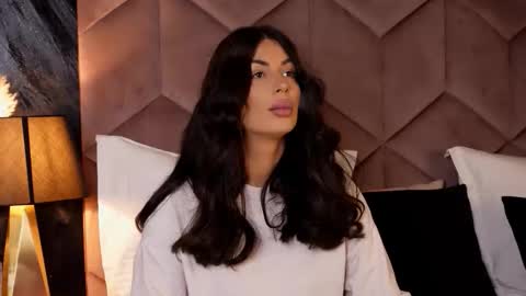 EvaRhea online show from 09.29.25