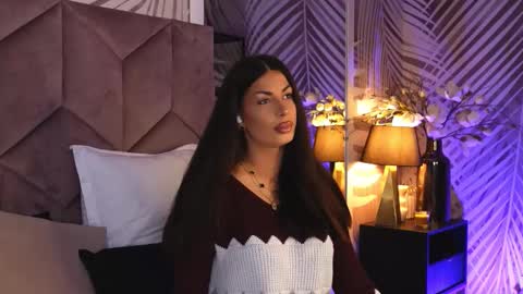 EvaRhea online show from 11.18.25