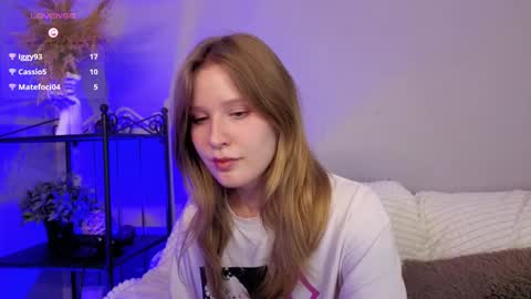Snapshot of evastevs chatting on 01.10.25 Eva online show from 01.10.25