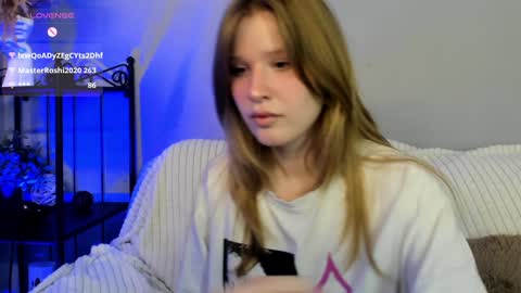Snapshot of evastevs chatting on 01.11.25 Eva online show from 01.11.25