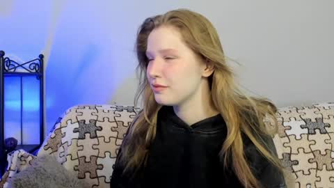 Snapshot of evastevs chatting on 01.19.25 Eva online show from 01.19.25
