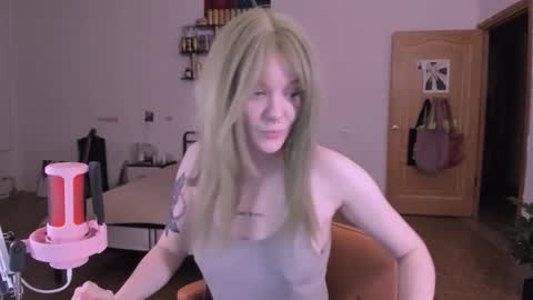 Snapshot of evathority chatting on 11.23.25 online show from 11.23.25