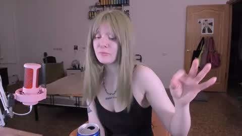 Snapshot of evathority chatting on 11.30.25 online show from 11.30.25