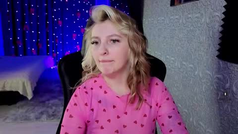 Snapshot of evavibe chatting on 02.15.26 evavibe online show from 02.15.26