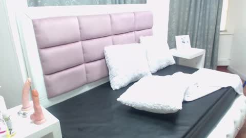 Snapshot of evee_s chatting on 09.24.25 eve online show from 09.24.25