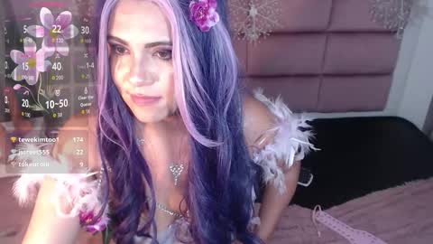 Snapshot of evee_s chatting on 11.30.25 eve online show from 11.30.25