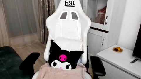 eveeevian online show from 03.05.25