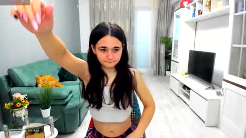 eveeevian online show from 11.08.25