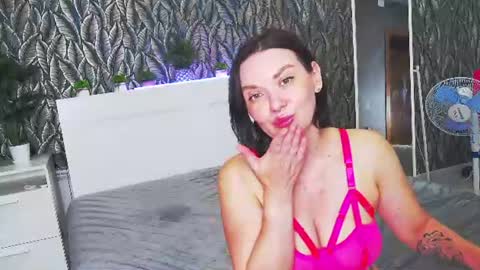 EveLibston online show from 06.11.26