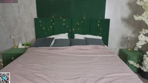 Evelina online show from 04.14.26