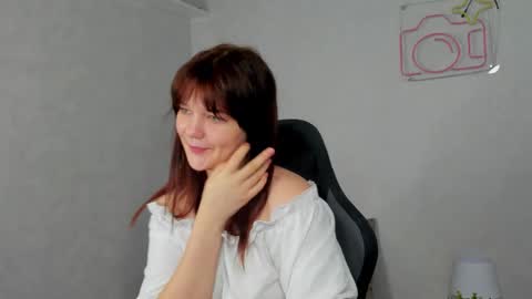 Evelina  online show from 10.07.25