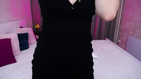 Snapshot of evelingills chatting on 09.16.25 Evelin online show from 09.16.25