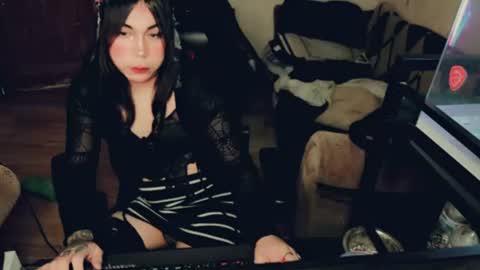 Snapshot of evelyn420521 chatting on 07.17.26 evelyn420521 online show from 07.17.26