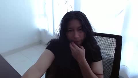 Snapshot of evelyn_flores1 chatting on 09.08.25 online show from 09.08.25