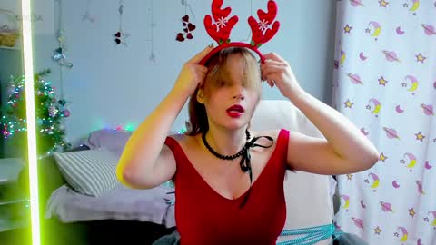 Snapshot of evelyn_harper_x chatting on 12.19.24 Eve online show from 12.19.24