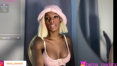 E V E L Y N  online show from 12.12.24