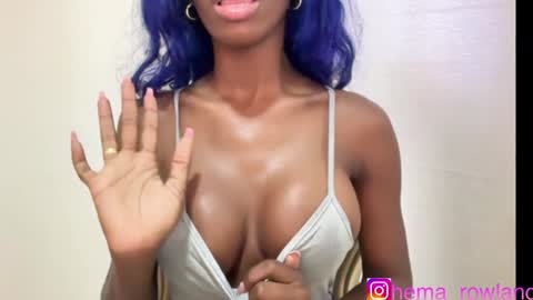 E V E L Y N  online show from 12.22.24