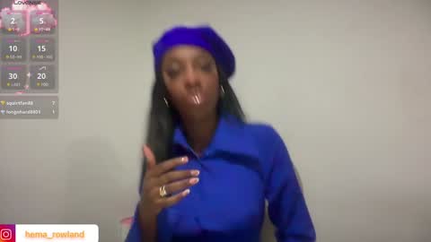 E V E L Y N  online show from 02.06.25