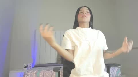 evelyn_jones__ online show from 09.12.25