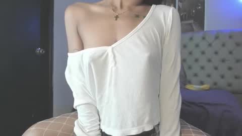 evelyn_jones__ online show from 10.08.25