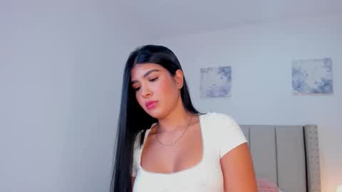 Evelyn online show from 09.08.25