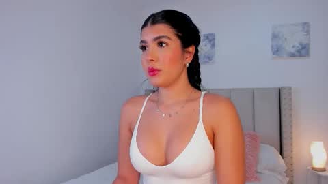 Snapshot of evelyn_montoya chatting on 01.11.26 Evelyn online show from 01.11.26