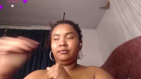 Snapshot of evelyn_sandoval chatting on 03.10.25 Evelyn Sandoval online show from 03.10.25