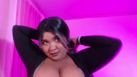 Evelyn Sandoval online show from 02.10.26