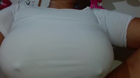 Snapshot of evelyn_stormm chatting on 02.14.25 evelyn stormm online show from 02.14.25
