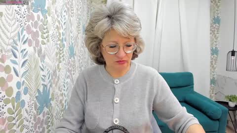 Evelyn online show from 12.03.24