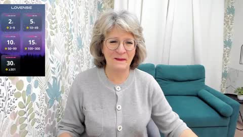 Evelyn online show from 12.10.24